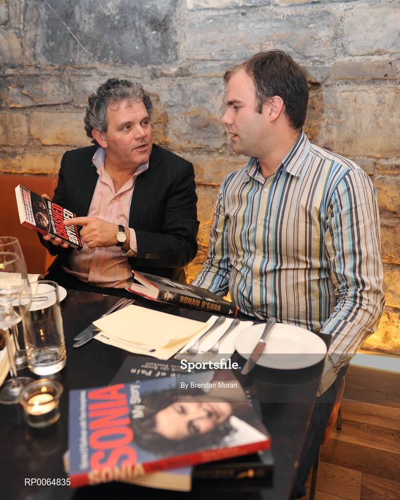 8 December 2008; Adrian Logan, left, of UTV, in conversation with Kieran Holden, of TV3, at the Judges Dinner to decide the shortlist for this year’s William Hill Irish Sports Book of the Year Award. Ely Restaurant, IFSC, Dublin. Picture credit: Brendan Moran / SPORTSFILE