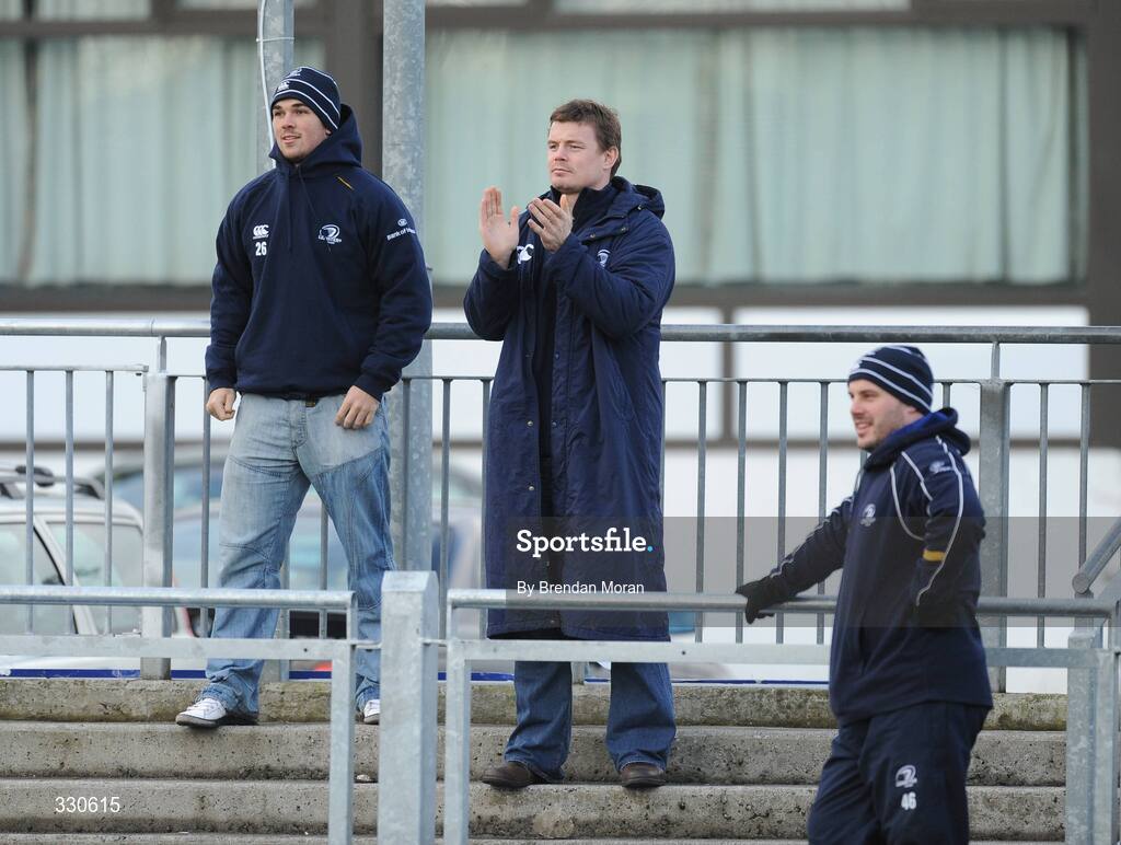 9 December 2008; Leinster's Brian O'Driscoll, alongside team-mate Eoin O'Malley and team performance analyst Emmet Farrell, during squad training. Donnybrook Stadium, Dublin. Picture credit: Brendan Moran / SPORTSFILE