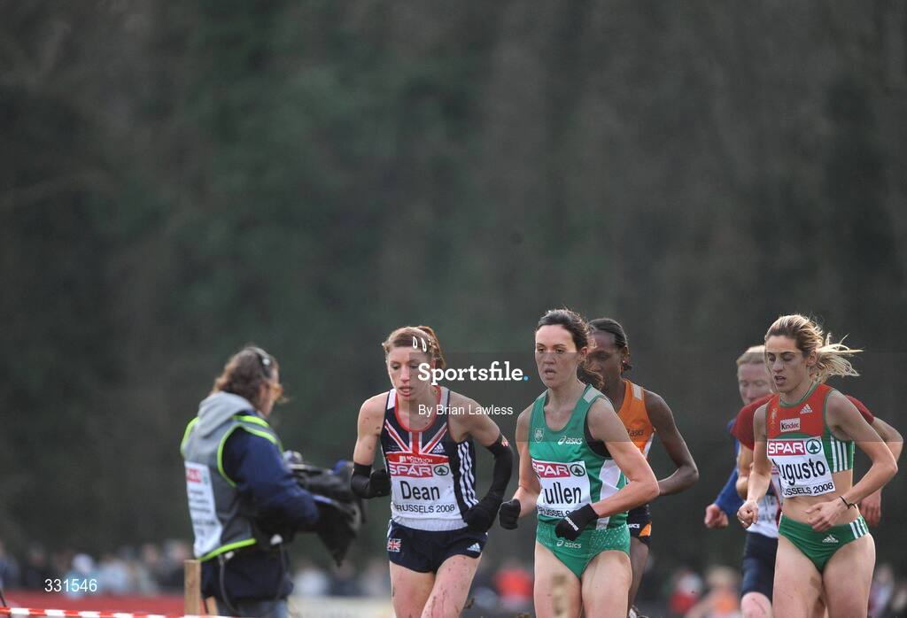 14 December 2008; Eventual 4th place Ireland's Mary Cullen leads the field in the Senior Women's event during the 2008 European Cross Country Championships. Parc de Laeken, Brussels, Belgium. Picture credit: Brian Lawless / SPORTSFILE