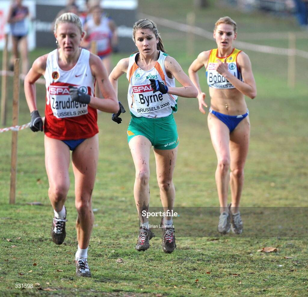 14 December 2008; Ireland's Linda Byrne on her way to finishing 10th in the Under 23 Women's event during the 2008 European Cross Country Championships. Parc de Laeken, Brussels, Belgium. Picture credit: Brian Lawless / SPORTSFILE