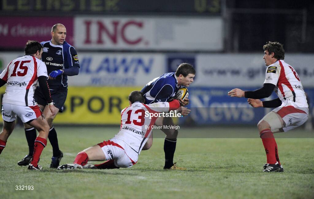 27 December 2008; Gordon D'Arcy, Leinster, in action against Darren Cave, Ulster. Magners League, Ulster v Leinster, Ravenhill Park, Belfast, Co. Antrim. Picture credit: Oliver McVeigh / SPORTSFILE