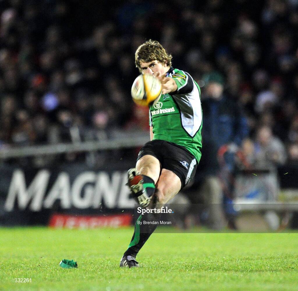 28 December 2008; Ian Keatley, Connacht, kicks a penalty to put his side 12-6 ahead. Magners League, Connacht v Munster, Sportsground, Galway. Picture credit: Brendan Moran / SPORTSFILE