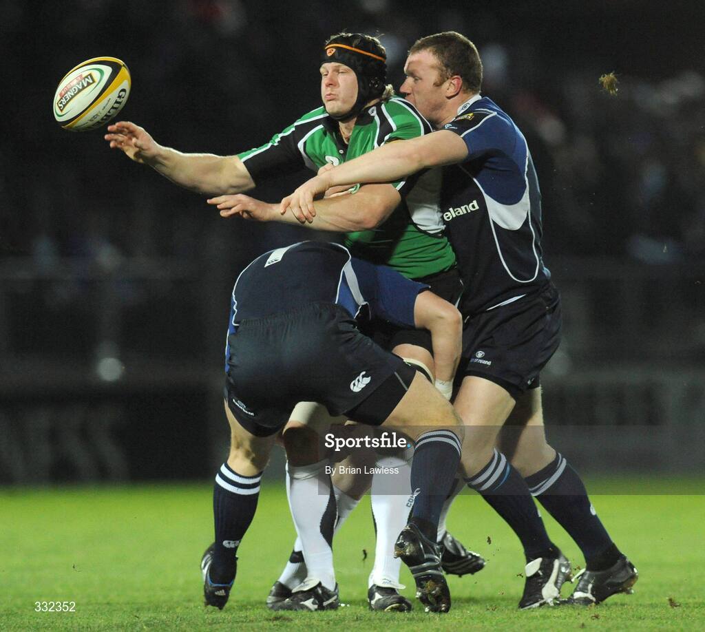 2 January 2009; Andrew Farlwy, Connacht, in action against Shane Jennings and Stephen Keogh, right, Leinster. Leinster v Connacht, Magners League, RDS, Dublin. Picture credit: Brian Lawless / SPORTSFILE