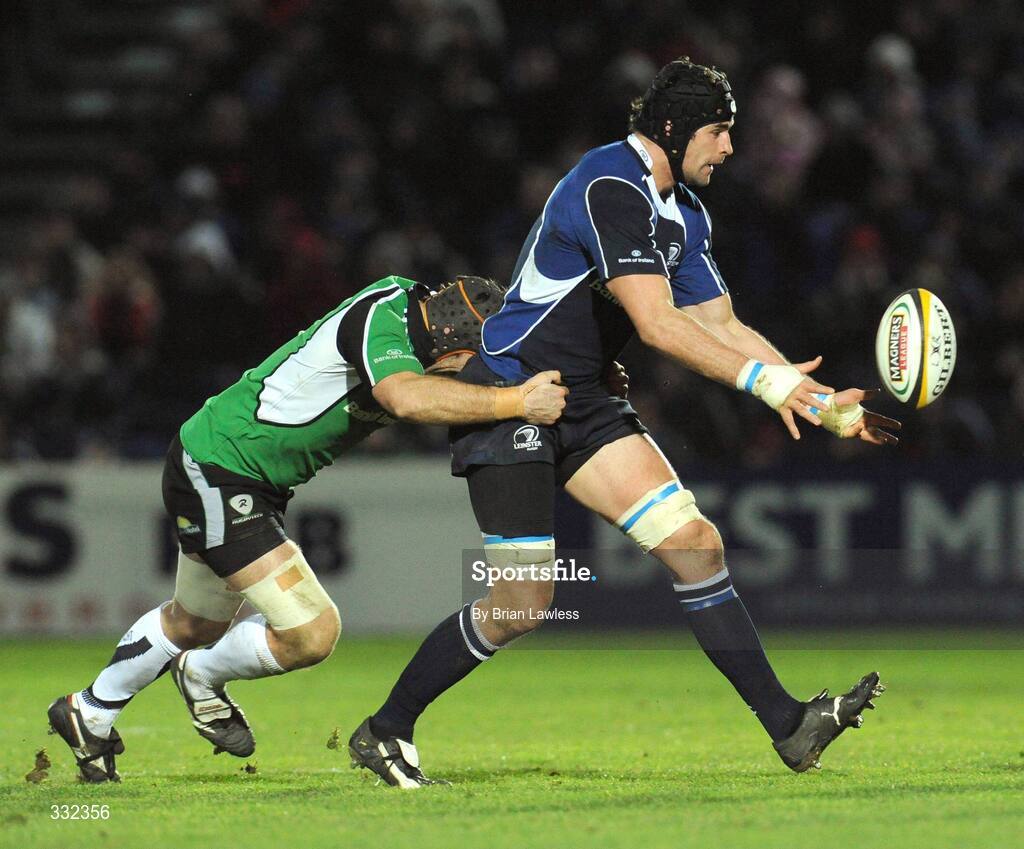 2 January 2009; Trevor Hogan, Leinster, in action against John Muldoon, Connacht. Leinster v Connacht, Magners League, RDS, Dublin. Picture credit: Brian Lawless / SPORTSFILE