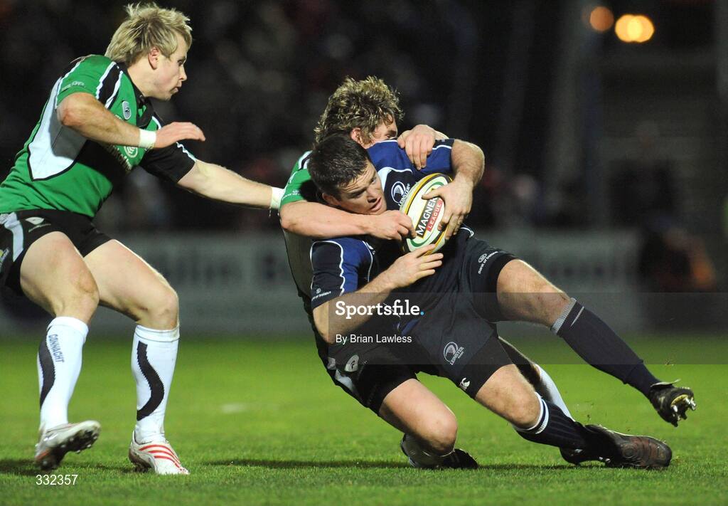 2 January 2009; John Fogarty, Leinster, in action against Ian Keatley and Fionn Carr, left, Connacht. Leinster v Connacht, Magners League, RDS, Dublin. Picture credit: Brian Lawless / SPORTSFILE