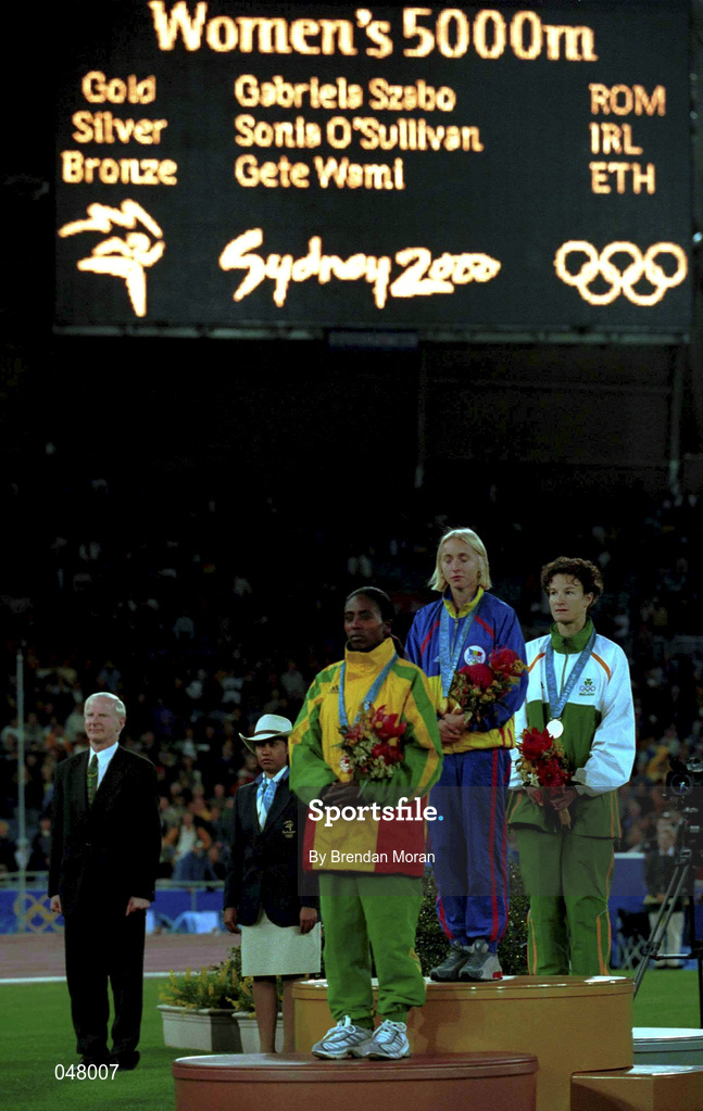 25 September 2000; Sonia O'Sullivan of Ireland, right, with her silver medal from the women's 5000m race alongside gold medallist Gabriela Szabo of Romania, centre, and bronze medallist Gete Wami of Ethiopia during the day 11 of the 2000 Sydney Olympics in Sydney, Australia. Photo by Brendan Moran/Sportsfile