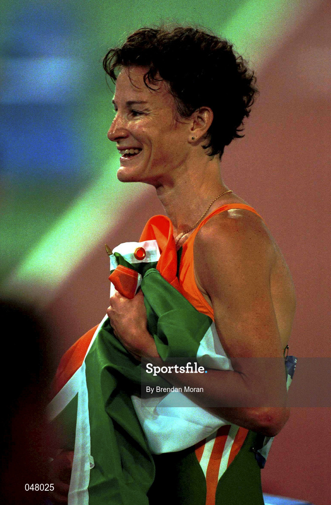 25 September 2000; Sonia O'Sullivan of Ireland after finishing second and winning a silver medal in the Women's 5000m race during the day 11 of the 2000 Sydney Olympics in Sydney, Australia. Photo by Brendan Moran/Sportsfile