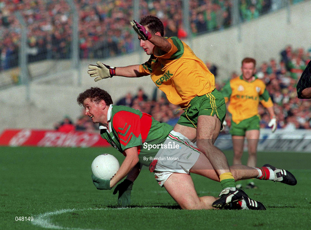 29 September 1996; Anthony Finnerty, Mayo in action against Paddy Reynolds, Meath, Meath v Mayo, All-Ireland Football Final replay, Croke Park, Co. Dublin. Picture credit; Brendan Moran/SPORTSFILE