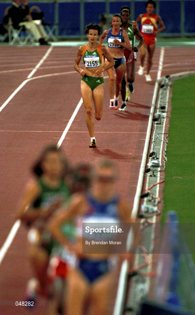 30 September 2000; Sonia O'Sullivan of Ireland on her way to finishing 6th and setting a new national record of 30:52.30 in the Women's 10,000m final race during day 16 of the 2000 Sydney Olympics in Sydney, Australia. Photo by Brendan Moran/Sportsfile