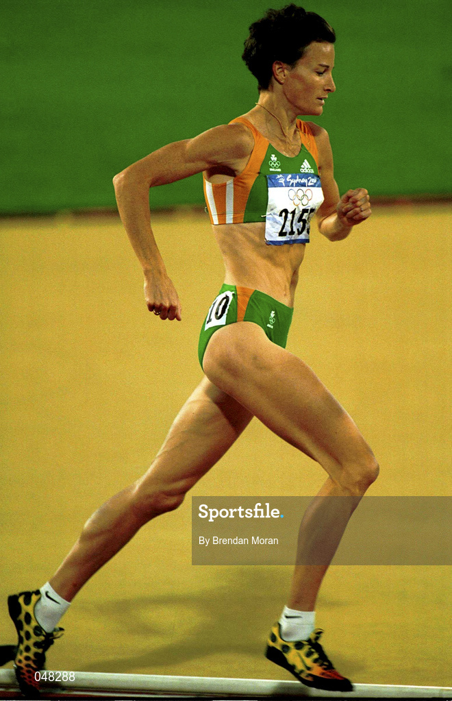 30 September 2000; Sonia O'Sullivan of Ireland on her way to finishing 6th and setting a new national record of 30:52.30 in the Women's 10,000m final race during day 16 of the 2000 Sydney Olympics in Sydney, Australia. Photo by Brendan Moran/Sportsfile