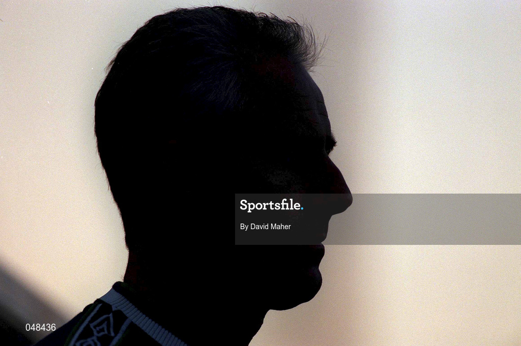 30 May 2000; Republic of Ireland manager Mick McCarthy during the International Friendly match between Republic of Ireland and Scotland at Lansdowne Road in Dublin. Photo by David Maher/Sportsfile