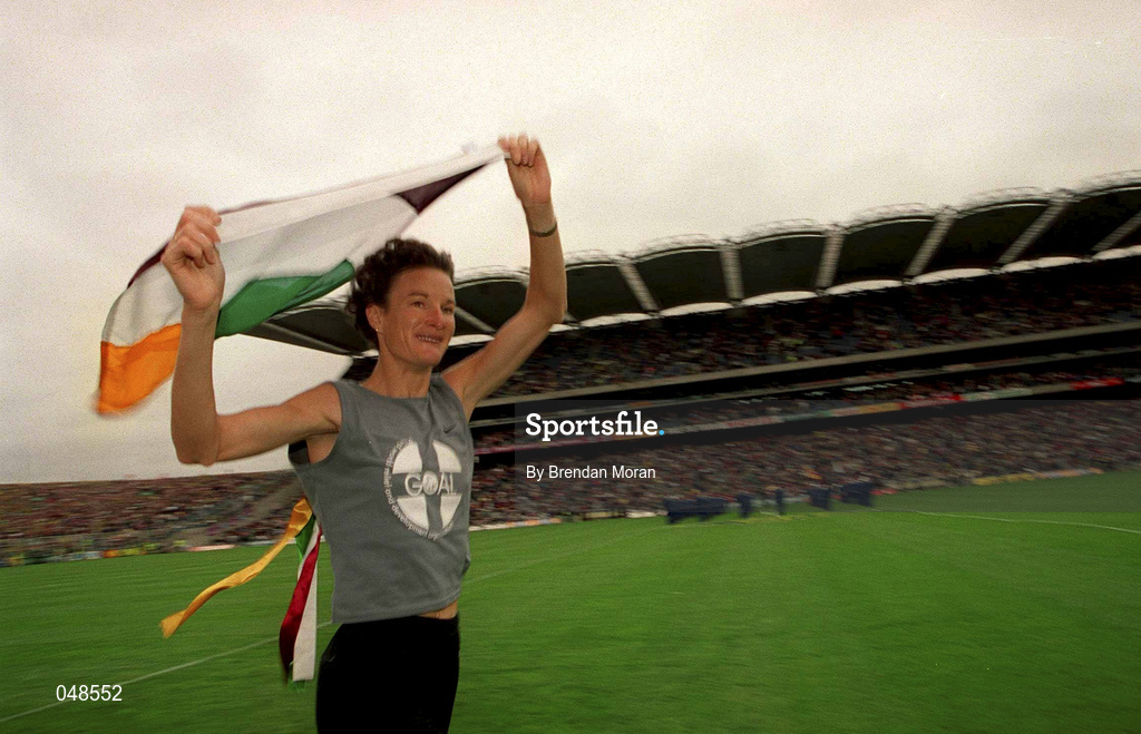 7 October 2000; Olympic silver medallist Sonia O'Sullivan during a lap of honour prior to the Bank of Ireland All-Ireland Senior Football Championship Final Replay match between Kerry and Galway at Croke Park in Dublin. Photo by Brendan Moran/Sportsfile