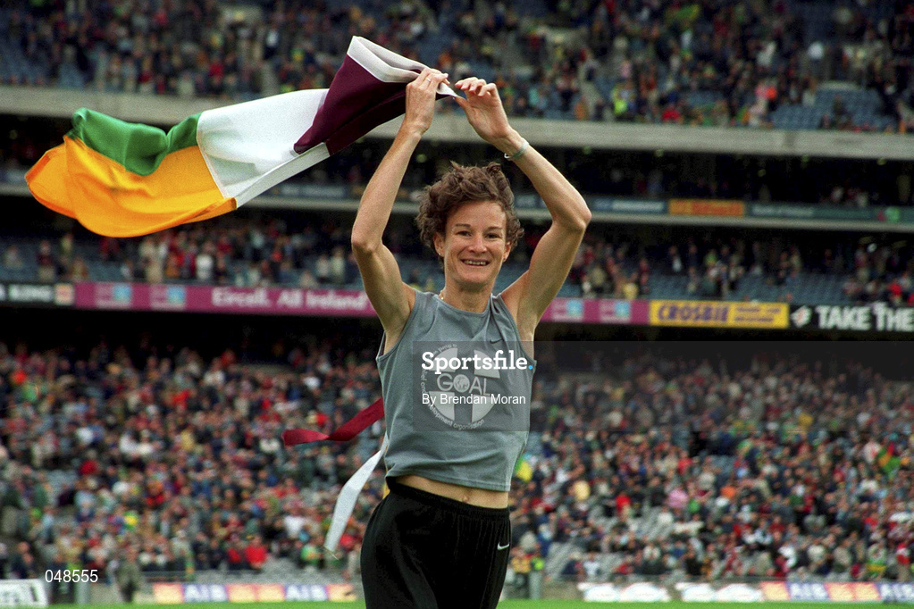 7 October 2000; Olympic silver medallist Sonia O'Sullivan during a lap of honour prior to the Bank of Ireland All-Ireland Senior Football Championship Final Replay match between Kerry and Galway at Croke Park in Dublin. Photo by Brendan Moran/Sportsfile