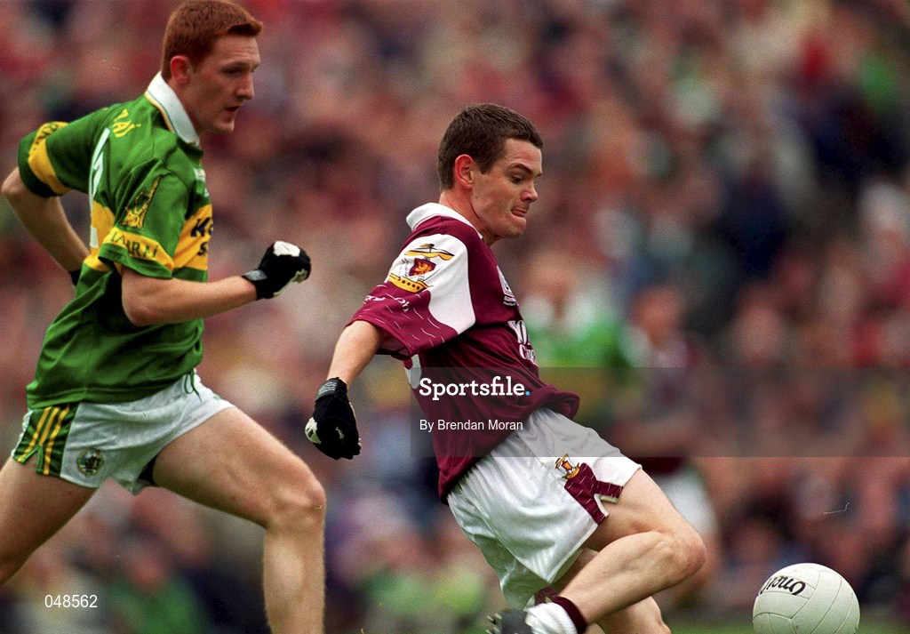 7 October 2000; Declan Meehan of Galway shoots to score his side's first goal during the Bank of Ireland All-Ireland Senior Football Championship Final Replay match between Kerry and Galway at Croke Park in Dublin. Photo by Brendan Moran/Sportsfile