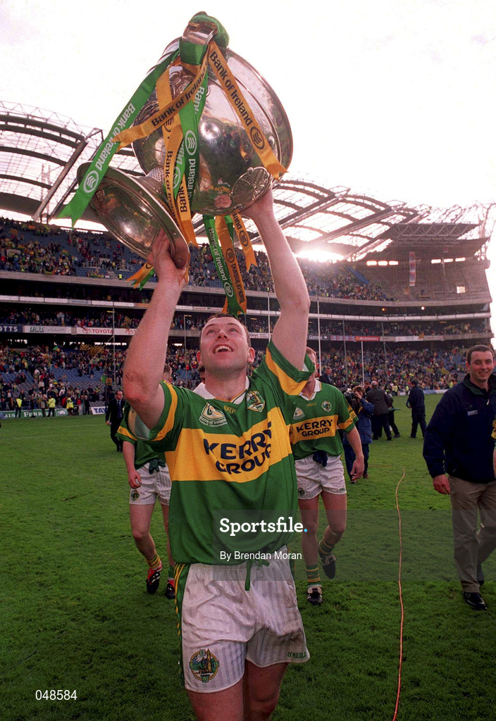 7 October 2000; Seamus Moynihan with the Sam Maguire cup following the Bank of Ireland All-Ireland Senior Football Championship Final Replay match between Kerry and Galway at Croke Park in Dublin. Photo by Brendan Moran/Sportsfile