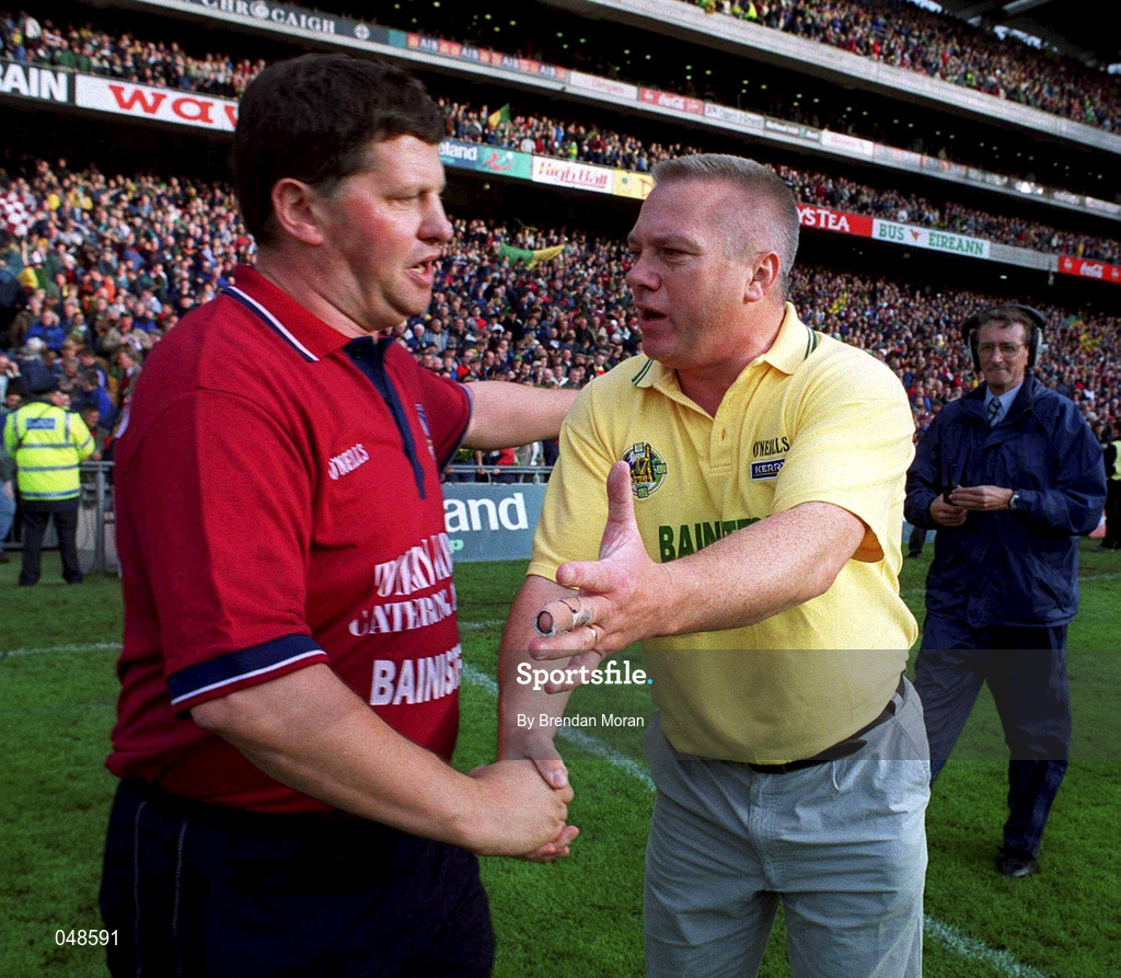 7 October 2000; Kerry manager Paidi O'Se, right, and Galway manager John O'Mahony shake hands following the Bank of Ireland All-Ireland Senior Football Championship Final Replay match between Kerry and Galway at Croke Park in Dublin. Photo by Brendan Moran/Sportsfile