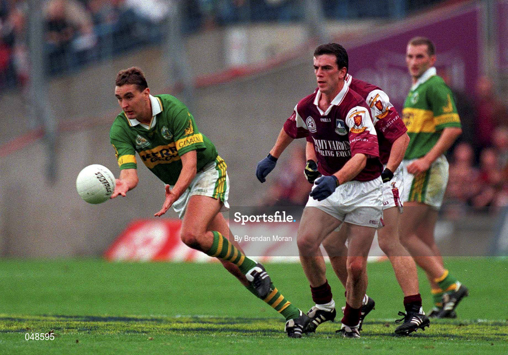7 October 2000; Maurice Fitzgerald of Kerry in action against Padraic Joyce of Galway during the Bank of Ireland All-Ireland Senior Football Championship Final Replay match between Kerry and Galway at Croke Park in Dublin. Photo by Brendan Moran/Sportsfile