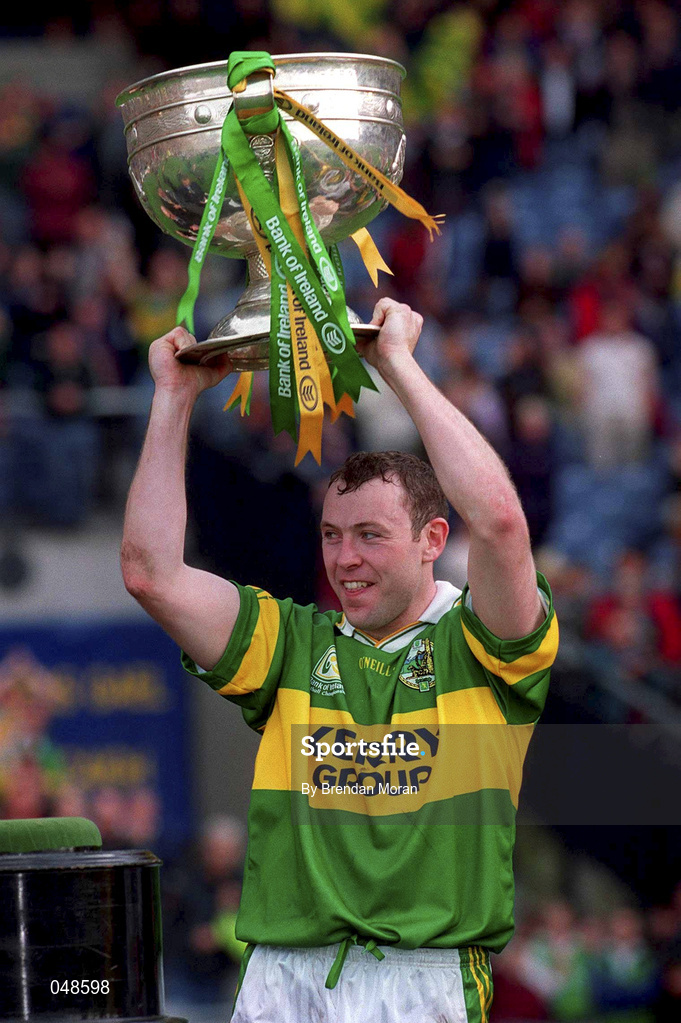 7 October 2000; Seamus Moynihan of Kerry lifts the Sam Maguire cup following the Bank of Ireland All-Ireland Senior Football Championship Final Replay match between Kerry and Galway at Croke Park in Dublin. Photo by Brendan Moran/SportsfileE