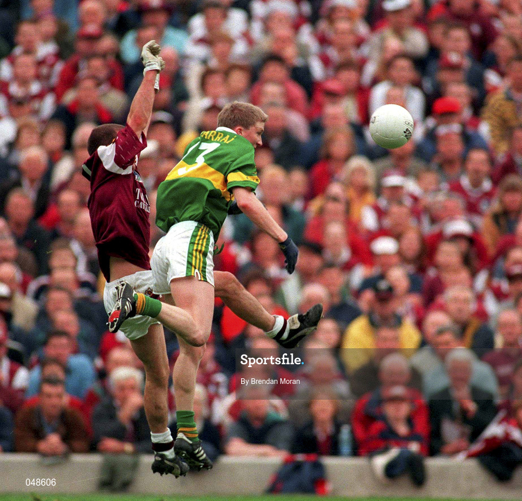 7 October 2000; Michael F. Russell of Kerry in action against Richie Fahy of Galway during the Bank of Ireland All-Ireland Senior Football Championship Final Replay match between Kerry and Galway at Croke Park in Dublin. Photo by Brendan Moran/Sportsfile