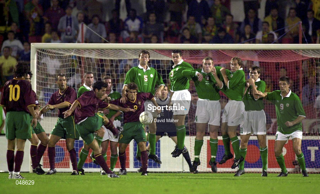 7 October 2000; Figo of Portugal takes a free kick during the World Cup 2002 Qualification Group 2 match between Portugal and Republic of Ireland at the Estádio da Luz in Lisbon, Portugal. Photo by David Maher/Sportsfile