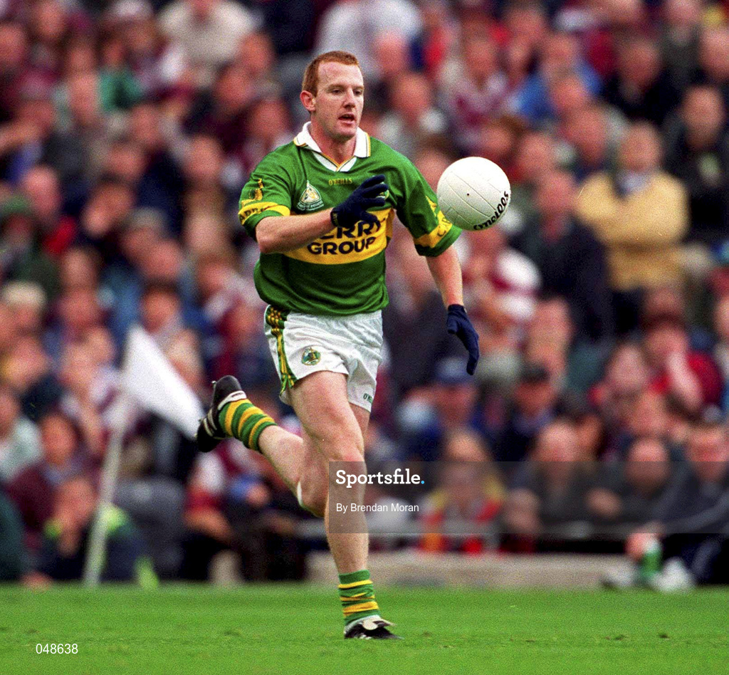 7 October 2000; Liam Hassett of Kerry during the Bank of Ireland All-Ireland Senior Football Championship Final Replay match between Kerry and Galway at Croke Park in Dublin. Photo by Brendan Moran/Sportsfile