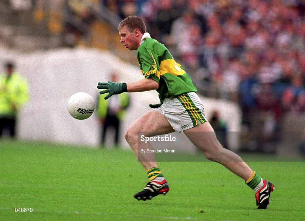 7 October 2000; Tomas O'Se of Kerry during the Bank of Ireland All-Ireland Senior Football Championship Final Replay match between Kerry and Galway at Croke Park in Dublin. Photo by Brendan Moran/Sportsfile
