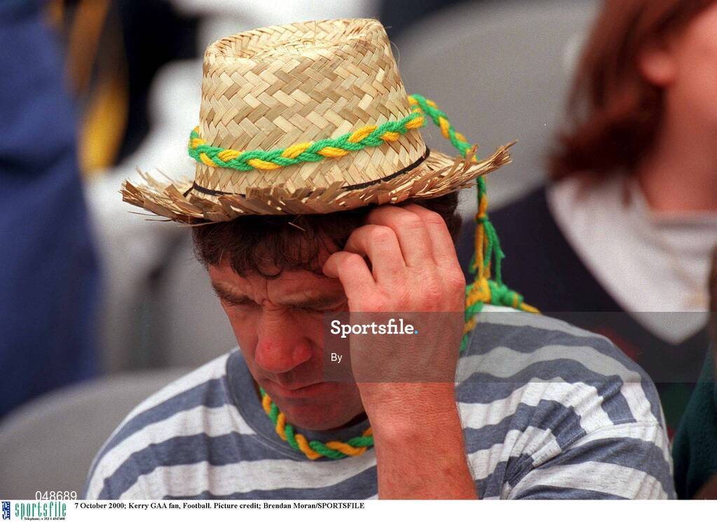 7 October 2000; Kerry GAA fan, Football. Picture credit; Brendan Moran/SPORTSFILE
