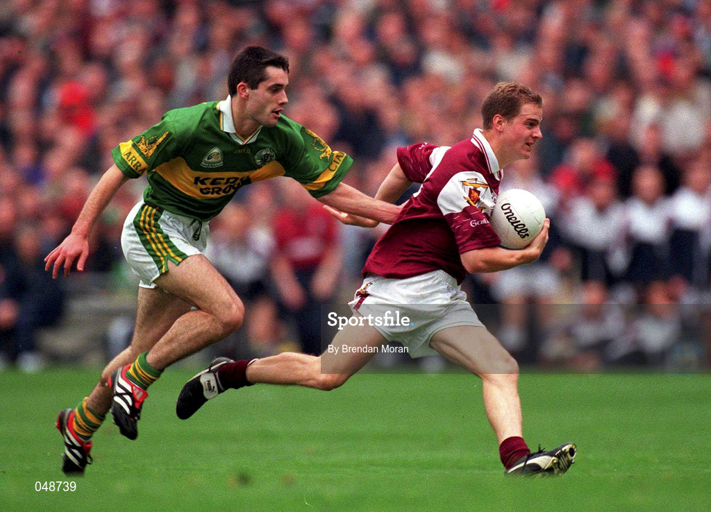 7 October 2000; Michael Donnellan of Galway in action against Tom O'Sullivan of Kerry during the GAA Football All-Ireland Senior Championship Final replay match between Galway and Kerry at Croke Park in Dublin. Photo by Brendan Moran/Sportsfile *** Local Caption *** 7 October 2000; during the Bank of Ireland All-Ireland Senior Football Championship Final Replay match between Kerry and Galway at Croke Park in Dublin. Photo by Brendan Moran/Sportsfile