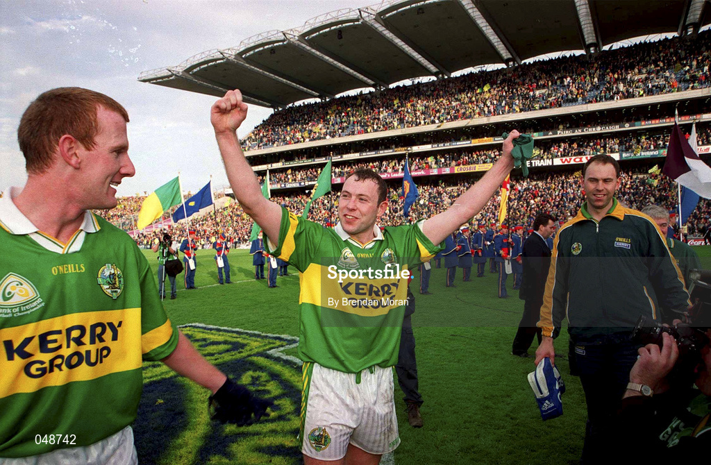 7 October 2000; Seamus Moynihan, centre, and Liam Hassett of Kerry celebrate following the Bank of Ireland All-Ireland Senior Football Championship Final Replay match between Kerry and Galway at Croke Park in Dublin. Photo by Brendan Moran/Sportsfile