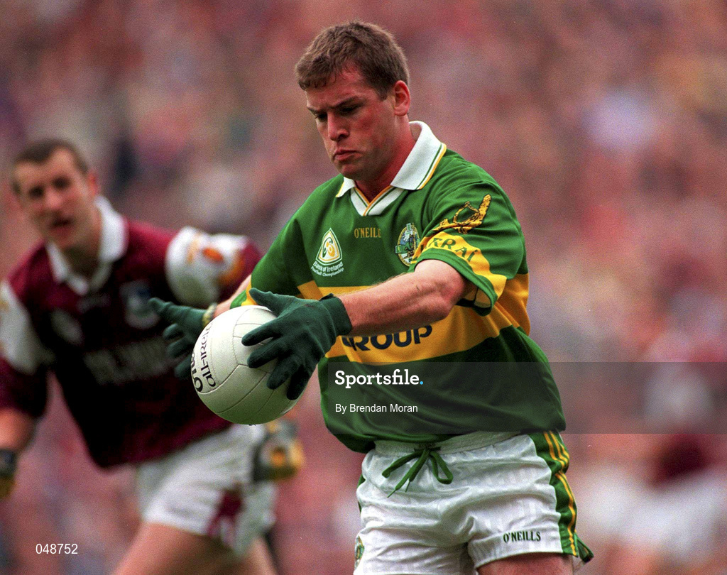 7 October 2000; Dara O'Cinneide of Kerry during the Bank of Ireland All-Ireland Senior Football Championship Final Replay match between Kerry and Galway at Croke Park in Dublin. Photo by Brendan Moran/Sportsfile
