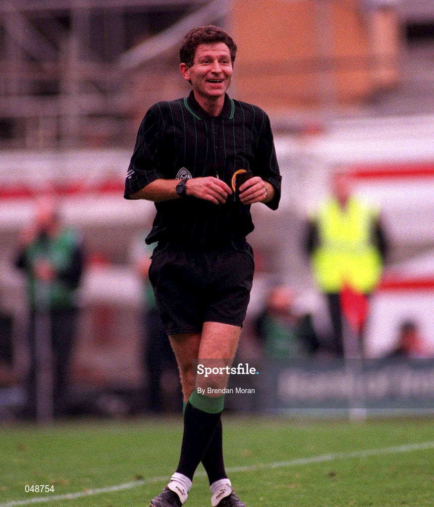 7 October 2000; Referee Brian White during the Bank of Ireland All-Ireland Senior Football Championship Final Replay match between Kerry and Galway at Croke Park in Dublin. Photo by Brendan Moran/Sportsfile