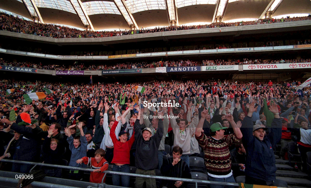 15 October 2000; Supporters perform a 'Mexican Wave' during the International Rules Series Second Test match between Ireland and Australia at Croke Park in Dublin. Photo by Brendan Moran/Sportsfile