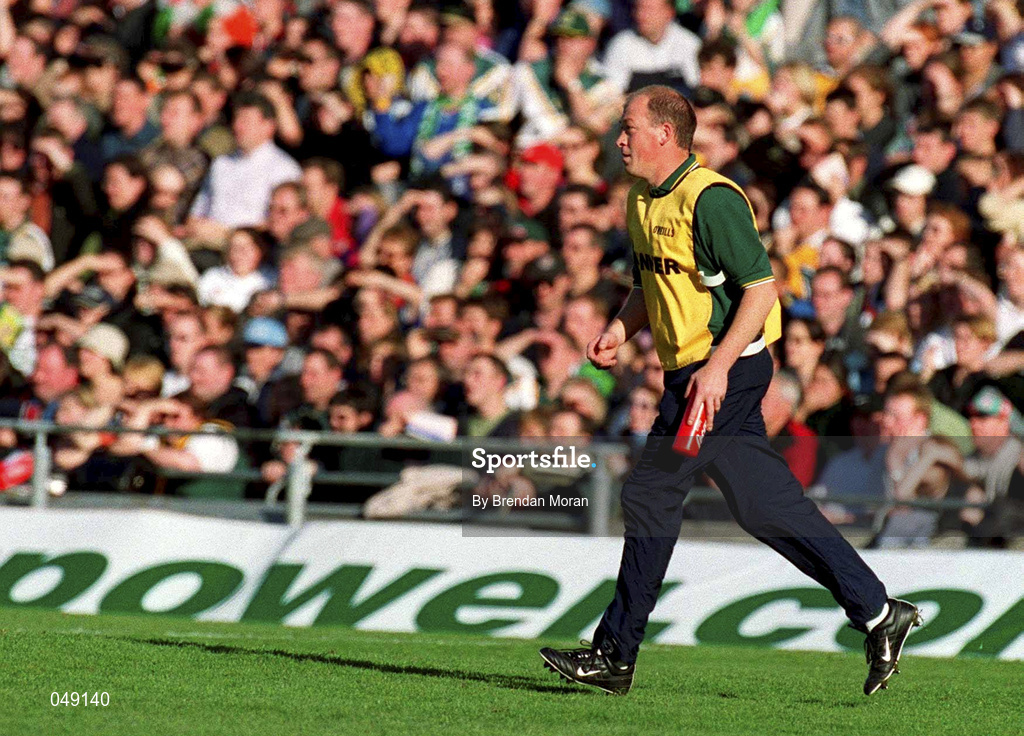 15 October 2000; TJ Kilgallon of Ireland during the International Rules Series Second Test match between Ireland and Australia at Croke Park in Dublin. Photo by Brendan Moran/Sportsfile