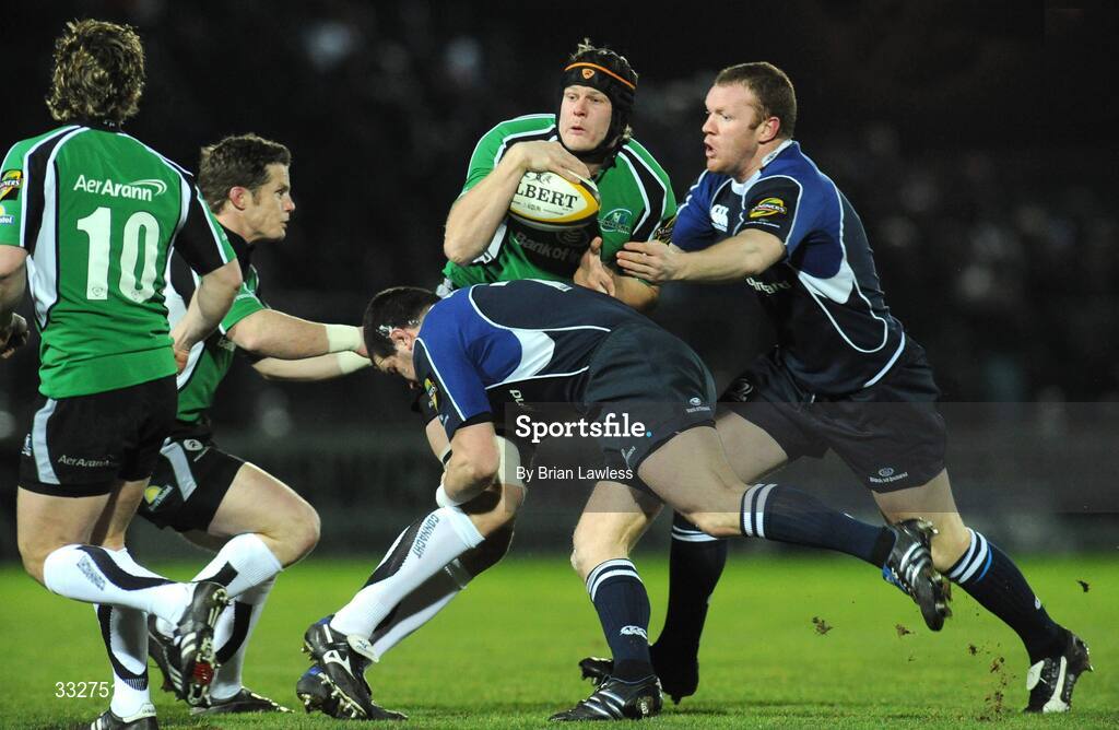 2 January 2009; Andrew Farley, Connacht, in action against Shane Jennings and Stephen Keogh, right, Leinster. Leinster v Connacht, Magners League, RDS, Dublin. Picture credit: Brian Lawless / SPORTSFILE
