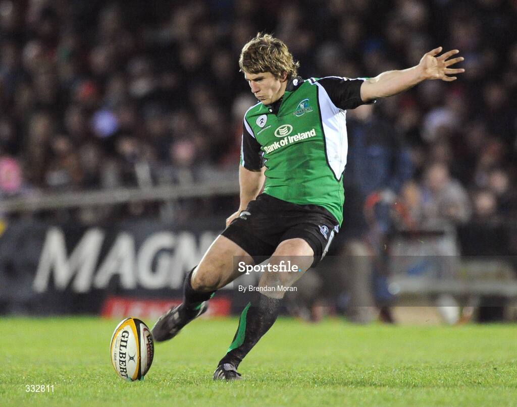 28 December 2008; Ian Keatley, Connacht. Magners League, Connacht v Munster, Sportsground, Galway. Picture credit: Brendan Moran / SPORTSFILE
