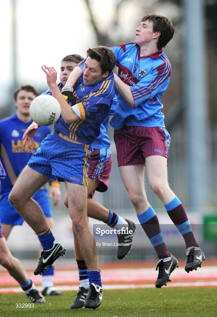 9 January 2009; Ailbhe Mahon, Scoil Dara, in action against Niall Mulvaney, right, and Niall Murray, St. Declan's. St. Declan's, Cabra v Scoil Dara, Kilcock, Leinster Schools Senior A Football Championship Qualifier Round 1, Russell Park, Blanchardstown, Dublin. Picture credit: Brian Lawless / SPORTSFILE