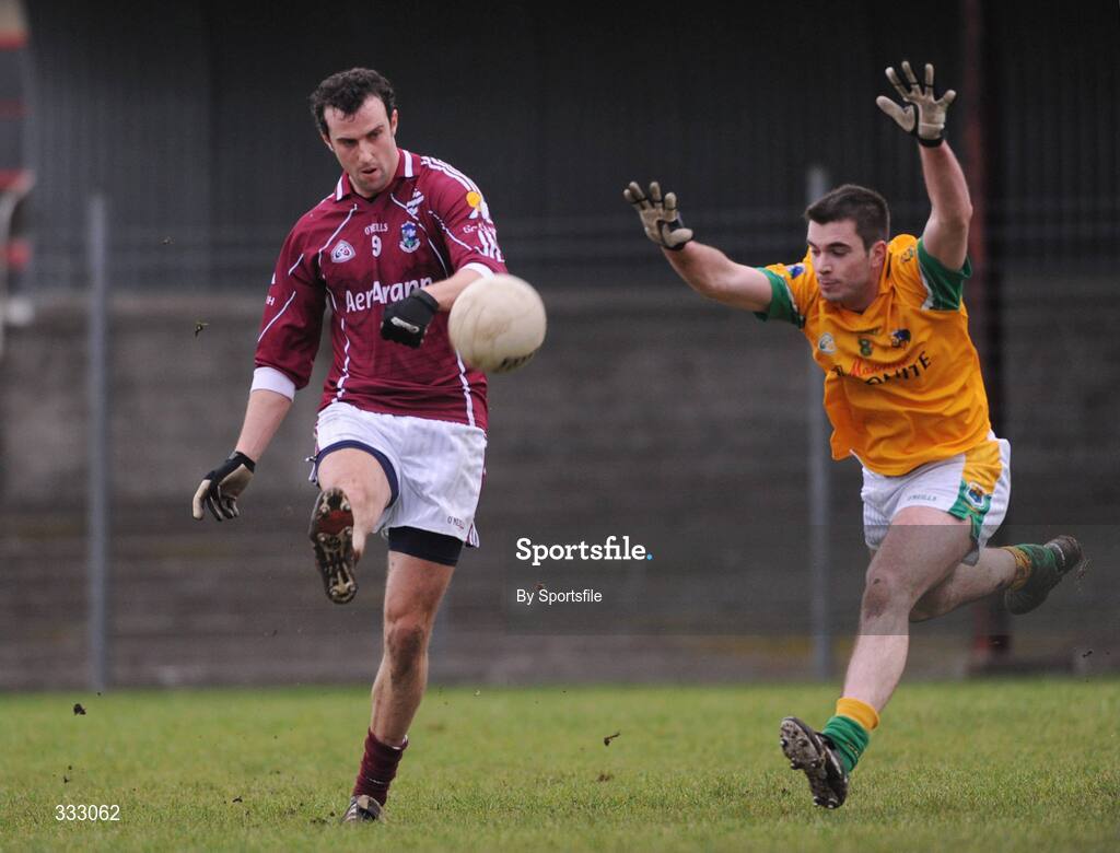 10 January 2009; Joe Bergin, Galway, in action against Brendan Guckian, Leitrim. FBD League Round 2, Galway v Leitrim, Duggan Park, Ballinasloe, Co. Galway. Photo by Sportsfile