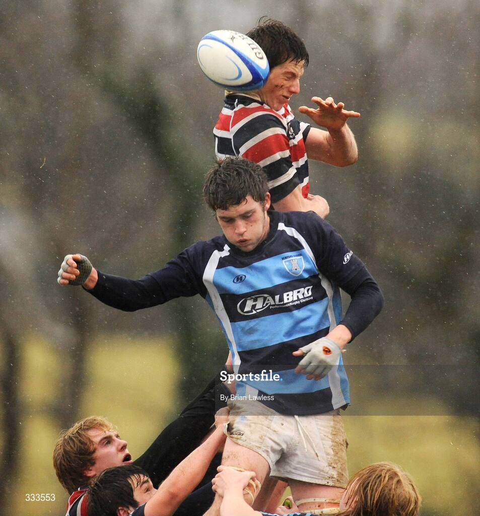 14 January 2009; Jono Rice, Wesley College, in action during a lineout against Darragh Whelan, Newpark. Leinster Schools Vinnie Murray Senior Cup First Round - Section B, Newpark v Wesley College, Kiltiernan, Co. Dublin. Picture credit: Brian Lawless / SPORTSFILE