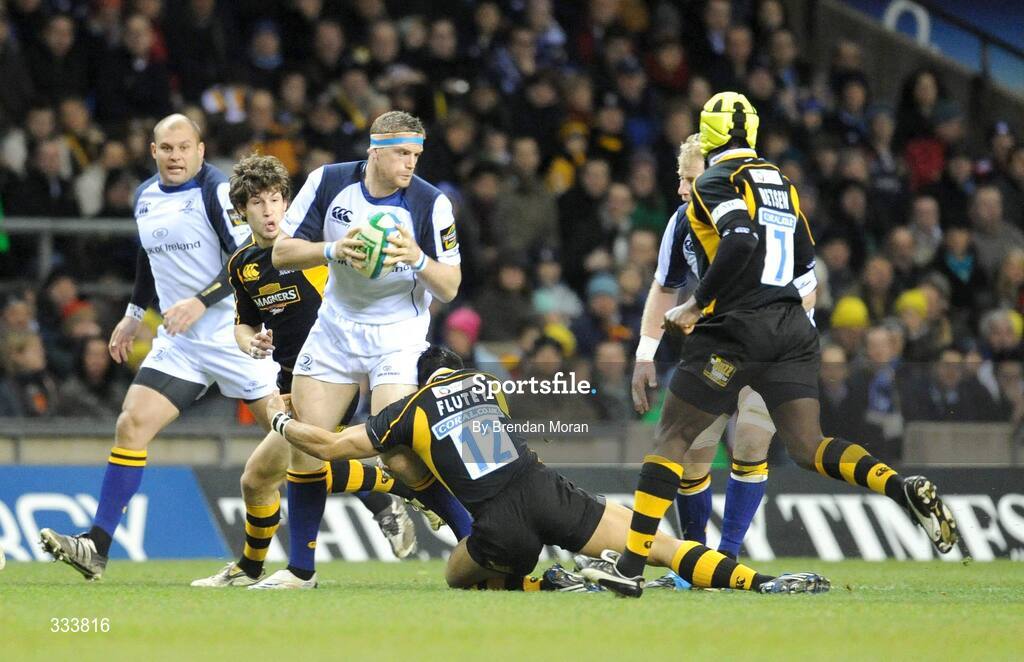 17 January 2009; Jamie Heaslip, Leinster, is tackled by Riki Flutey, London Wasps. Heineken Cup, Pool 2, Round 5, London Wasps v Leinster, Twickenham Stadium, London, England. Picture credit: Brendan Moran / SPORTSFILE