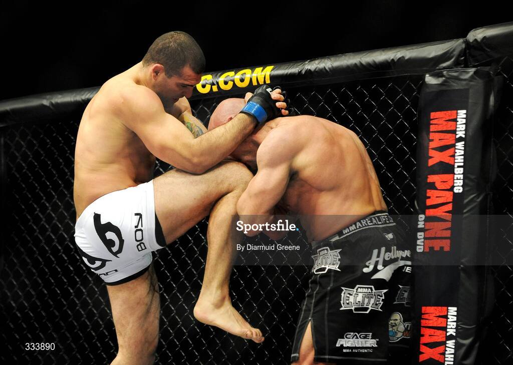17 January 2009; Mauricio "Shogun" Rua lands a knee to the chin of Mark "The Hammer" Coleman during their light heavyweight bout. UFC 93, Ultimate Fighting Championship, The O2, Dublin. Picture credit: Diarmuid Greene / SPORTSFILE