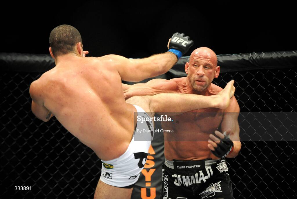 17 January 2009; Mark "The Hammer" Coleman, right, in action against Mauricio "Shogun" Rua during their light heavyweight bout. UFC 93, Ultimate Fighting Championship, The O2, Dublin. Picture credit: Diarmuid Greene / SPORTSFILE