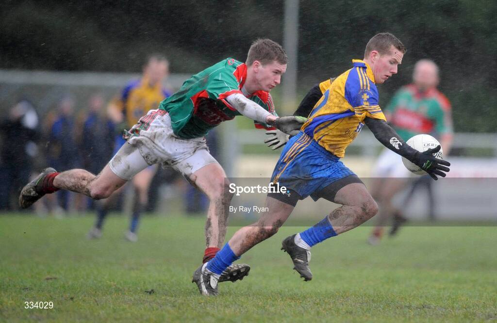 18 January 2009; Seanie McDermott, Roscommon, in action against Brian Gallagher, Mayo. FBD League, Section A, Mayo v Roscommon, Ballyhaunis GAA Club, Ballyhaunis, Co. Mayo. Picture credit: Ray Ryan / SPORTSFILE