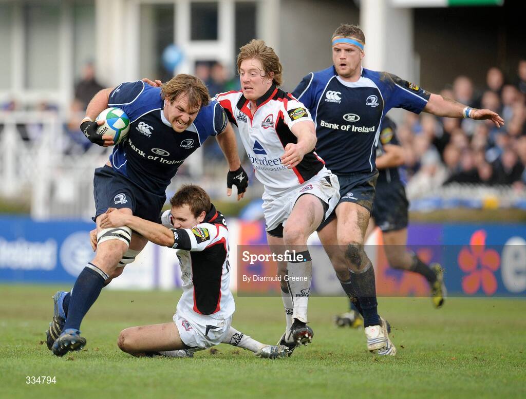 25 January 2009; Rocky Elsom, Leinster, is tackled by David Blair, left, and Simon Cross, Edinburgh. Heineken Cup, Pool 2, Round 6, Leinster v Edinburgh, RDS, Dublin. Picture credit: Diarmuid Greene / SPORTSFILE