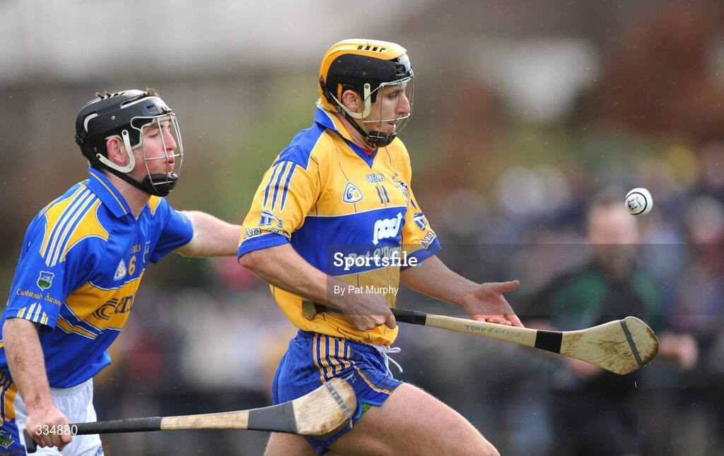 25 January 2009; Tony Griffin, Clare, in action against Conor O'Mahony, Tipperary. Waterford Crystal Cup Hurling Final, Clare v Tipperary, Ogonnolloe, Co. Clare. Picture credit: Pat Murphy / SPORTSFILE