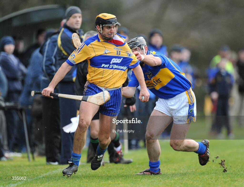 25 January 2009; Tony Griffin, Clare, in action against Conor O'Mahony, Tipperary. Waterford Crystal Cup Hurling Final, Clare v Tipperary, Ogonnolloe, Co. Clare. Picture credit: Pat Murphy / SPORTSFILE