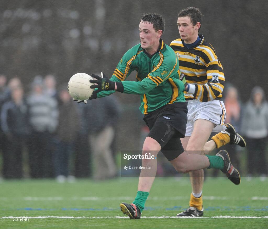 30 January 2009; Conor Haskins, St. Benildus College, in action against Colm Ó Fearruíll, Colaiste Eoin. Dublin Senior A schools football semi-final. St. Benildus College v Colaiste Eoin, Belfield, Dublin. Picture credit: Daire Brennan / SPORTSFILE