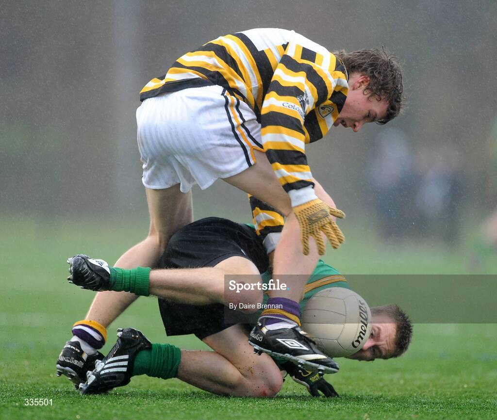 30 January 2009; Colin Kyne Delaney, St. Benildus College, in action against Ben Ó Logáin, Colaiste Eoin. Dublin Senior A schools football semi-final. St. Benildus College v Colaiste Eoin, Belfield, Dublin. Picture credit: Daire Brennan / SPORTSFILE