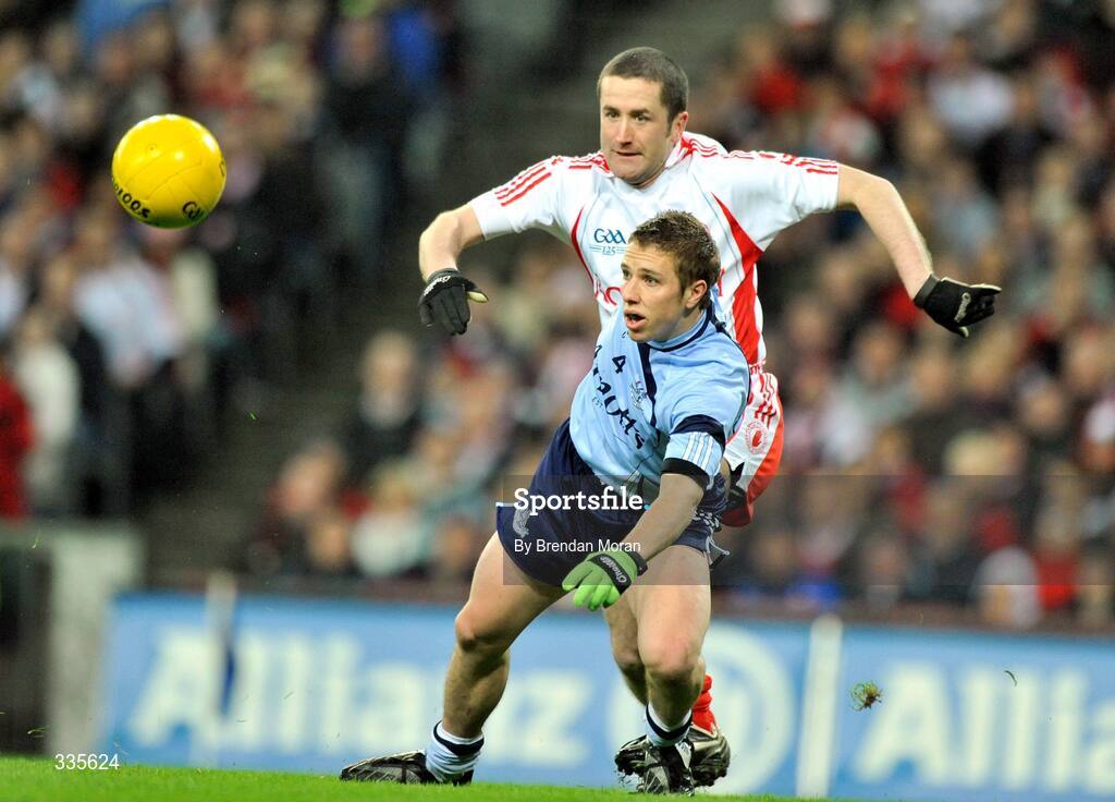 31 January 2009; Alan Hubbard, Dublin, in action against Stephen O'Neill, Tyrone. Allianz National Football League, Division 1, Round 1, Dublin v Tyrone, Croke Park, Dublin. Picture credit: Brendan Moran / SPORTSFILE