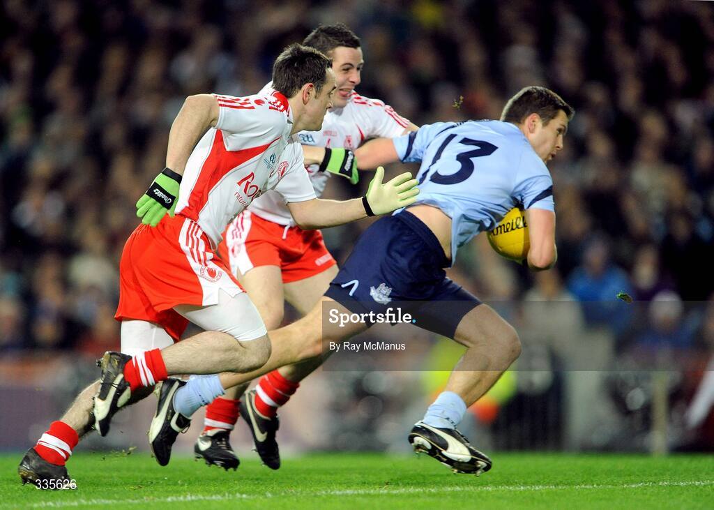 31 January 2009; Conal Keaney, Dublin, in action against Martin Swift and Justin McMahon, Tyrone. Allianz National Football League, Division 1, Round 1, Dublin v Tyrone, Croke Park, Dublin. Picture credit: Ray McManus / SPORTSFILE