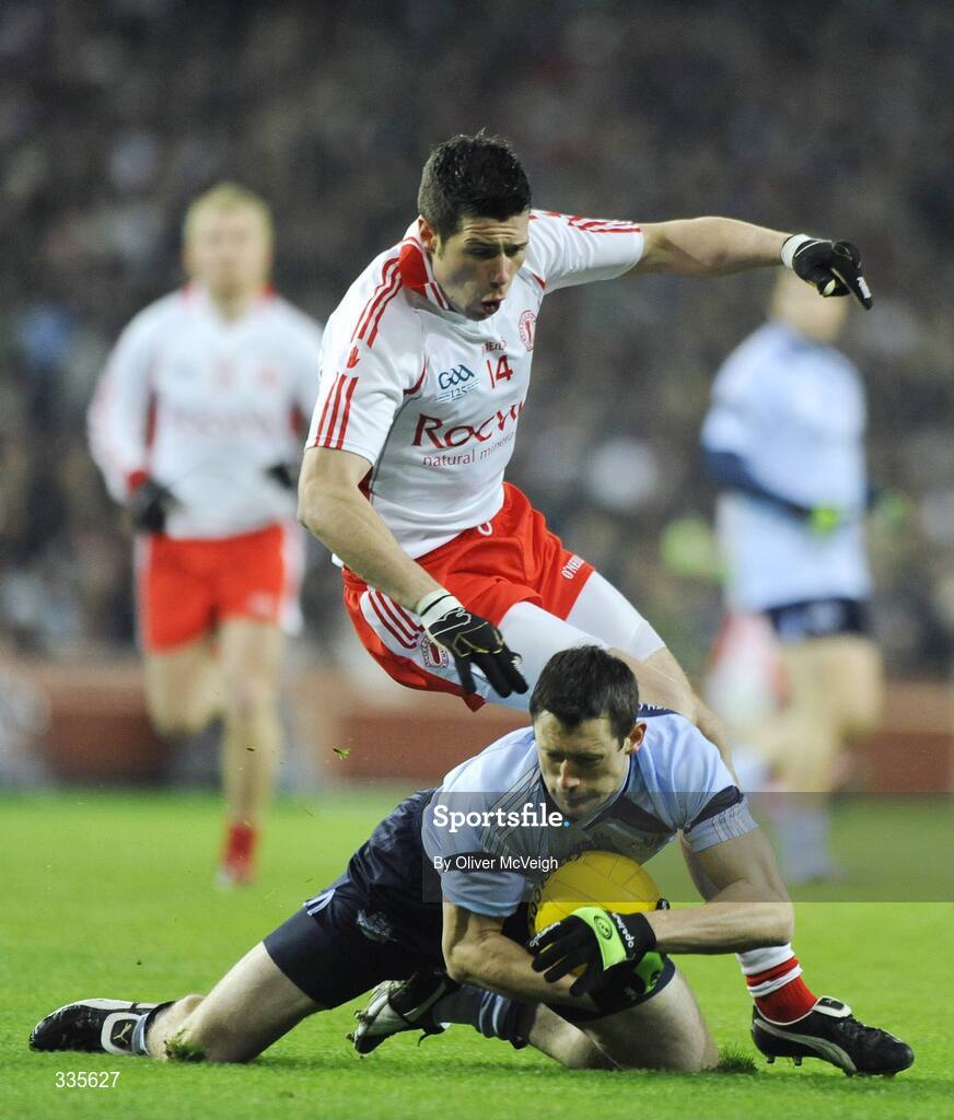 31 January 2009; Donnacha Bastick, Dublin, in action against Sean Cavanagh, Tyrone. Allianz National Football League, Division 1, Round 1, Dublin v Tyrone, Croke Park, Dublin. Picture credit: Oliver McVeigh / SPORTSFILE